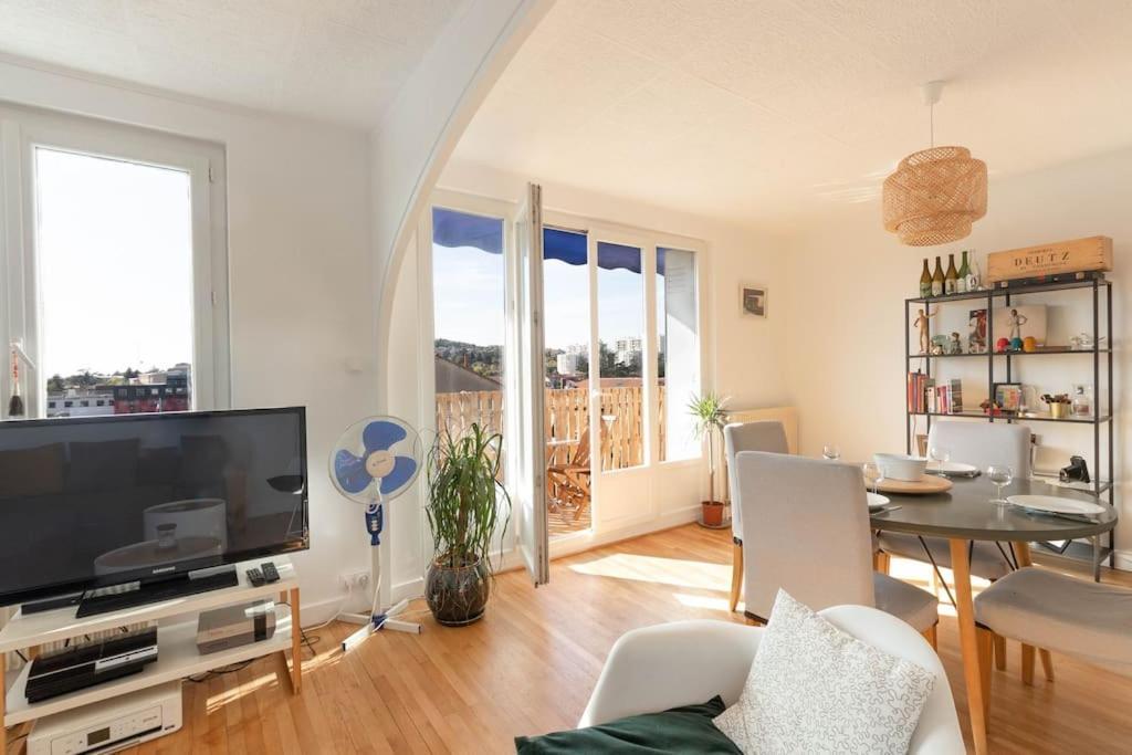 Cabana & Grand Appartement Cosy - Parking & Balcon Villefranche-sur-Saône Kültér fotó