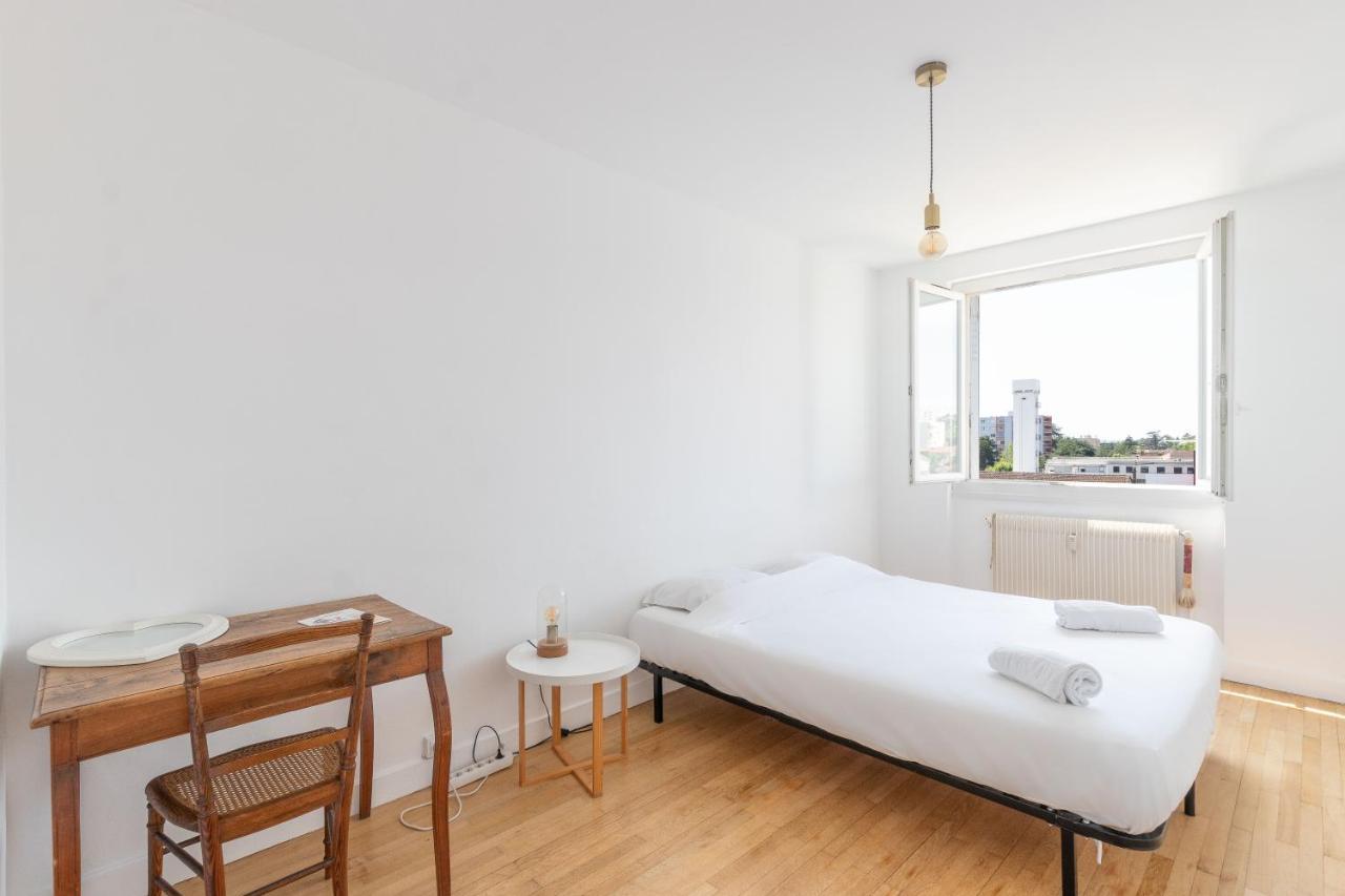 Cabana & Grand Appartement Cosy - Parking & Balcon Villefranche-sur-Saône Kültér fotó